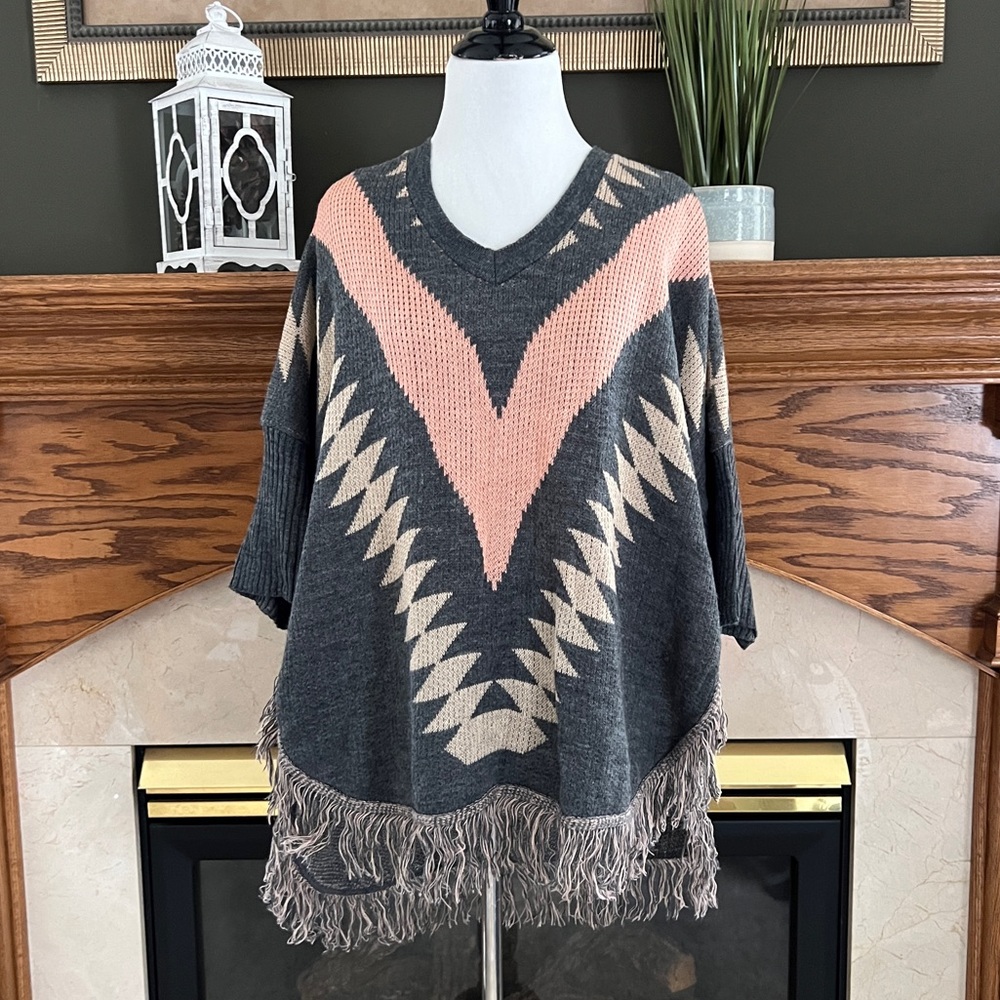 Say What New York Tribal Aztec Southwestern Print Fringe Poncho Sz. L/XL NWOT‎